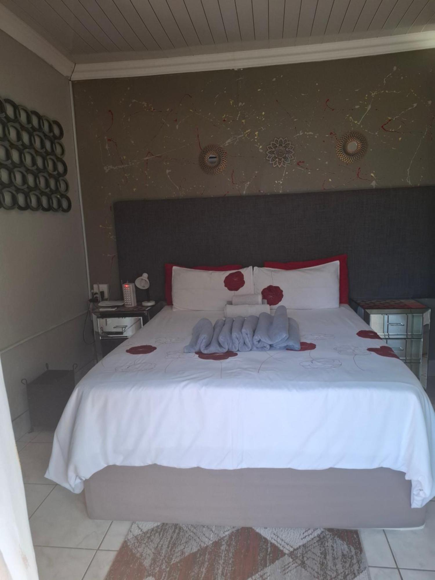 Vicky B Bed And Breakfast Mogwase Ngoại thất bức ảnh