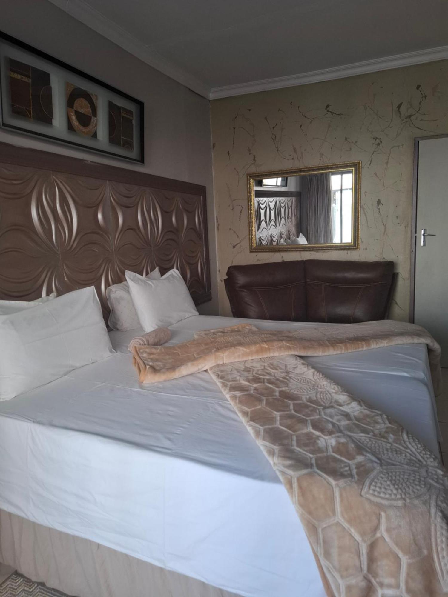 Vicky B Bed And Breakfast Mogwase Ngoại thất bức ảnh