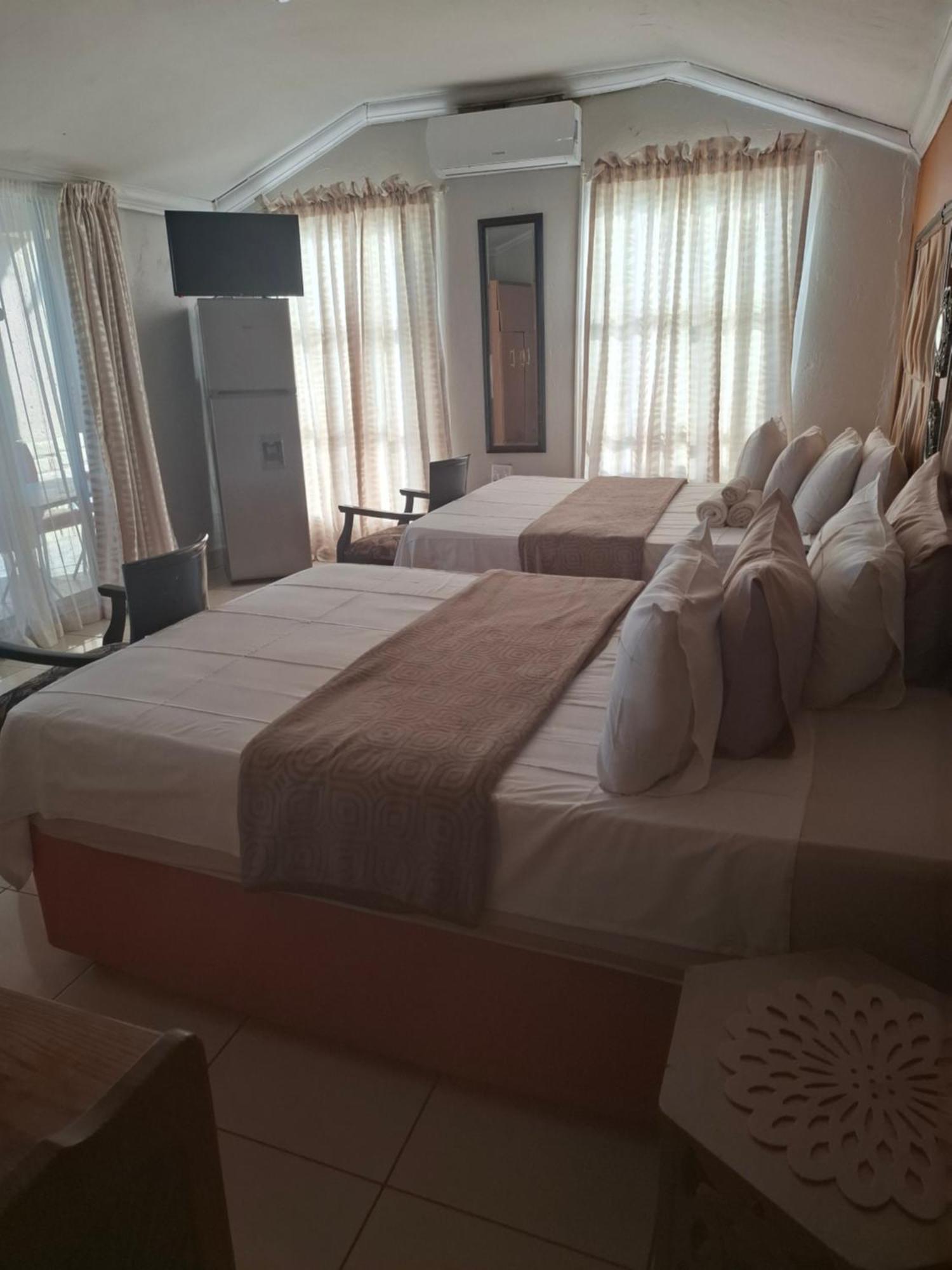 Vicky B Bed And Breakfast Mogwase Ngoại thất bức ảnh